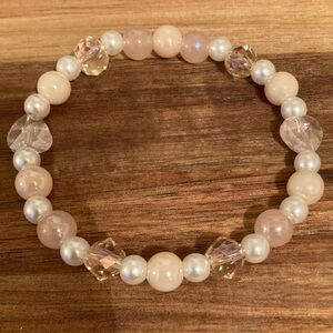 Handmade Elegant Pearl and Crystal Beaded Bracelet